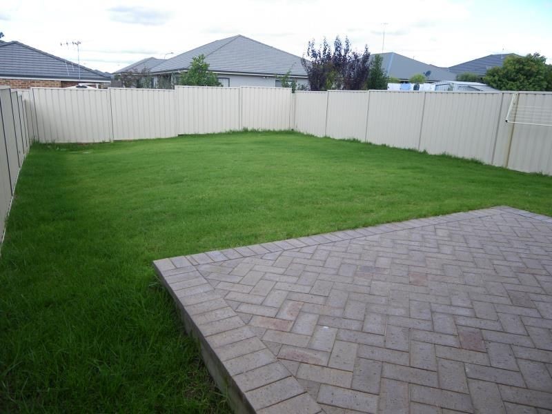 64 William Maker Drive, Orange NSW 2800