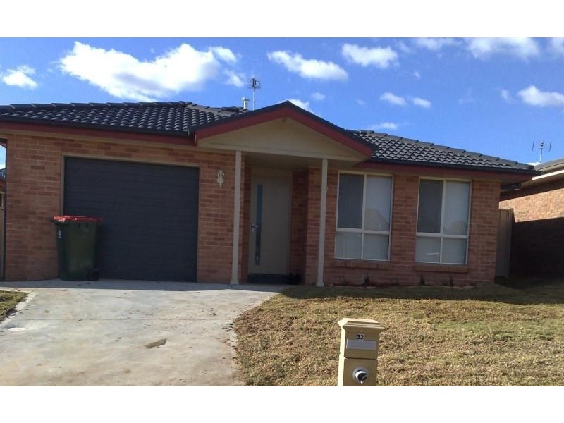 32 Brooklands Drive, Orange NSW 2800