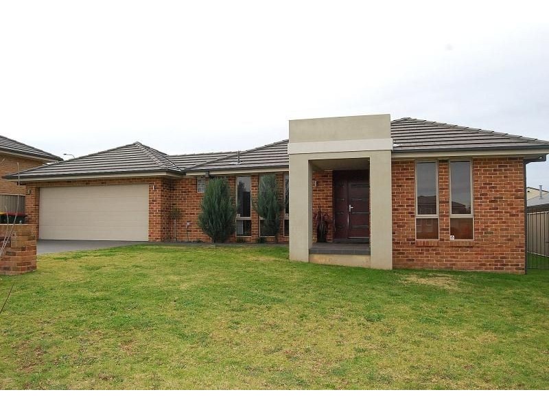 3 Topaz Street, Orange NSW 2800