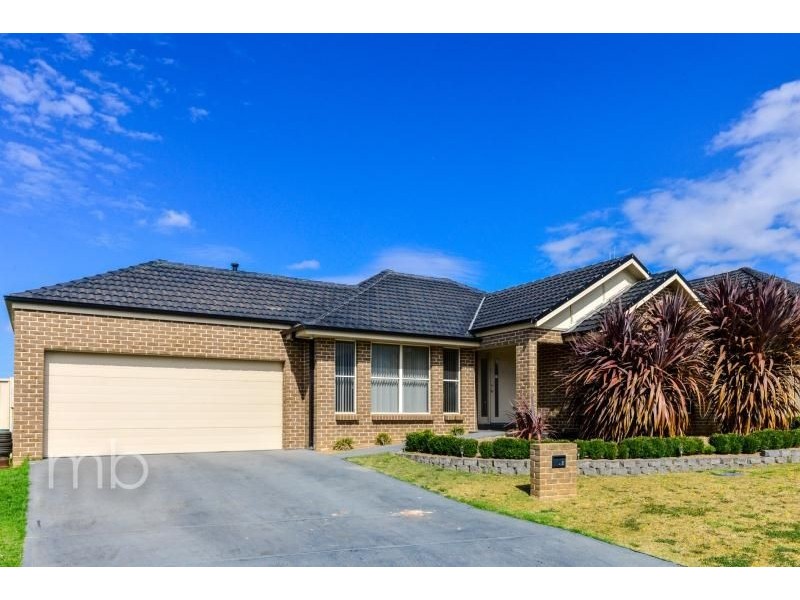 2 Jade Avenue, Orange NSW 2800