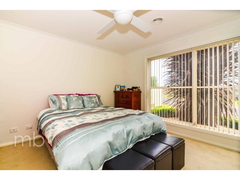 2 Jade Avenue, Orange NSW 2800