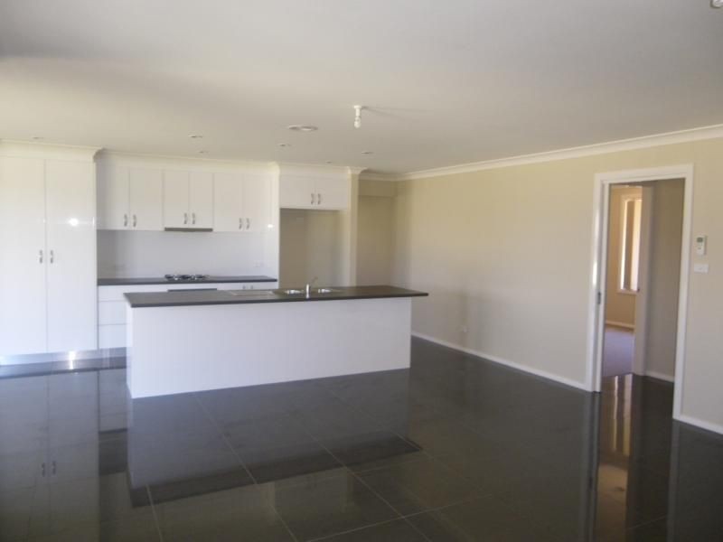 14 Hughes Street, Orange NSW 2800