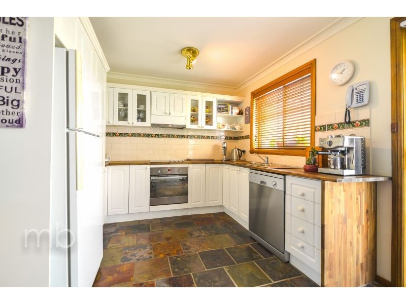 16 Turner Crescent, Orange NSW 2800