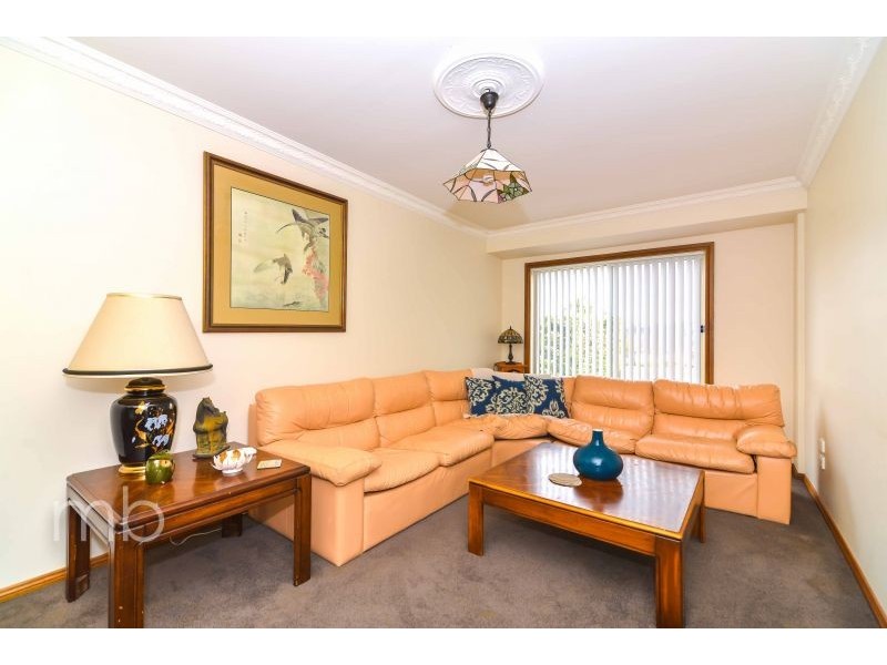 16 Turner Crescent, Orange NSW 2800