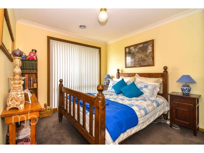 16 Turner Crescent, Orange NSW 2800