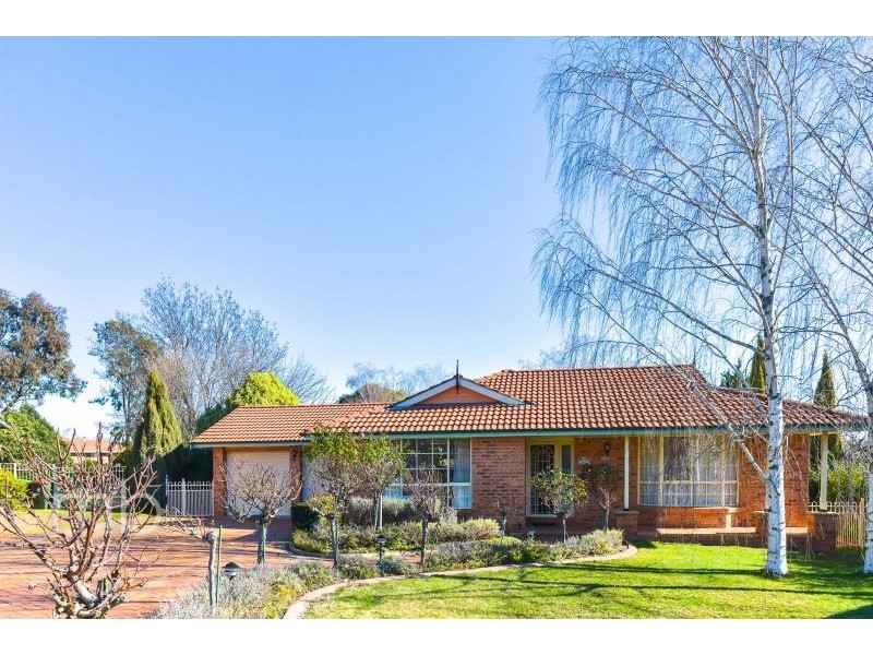 6 Nancy Place, Orange NSW 2800