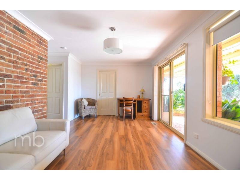 6 Nancy Place, Orange NSW 2800