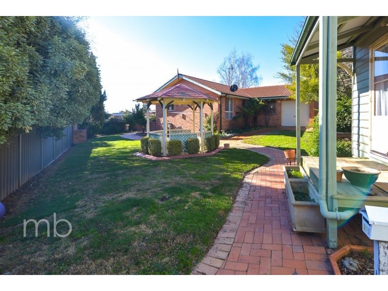6 Nancy Place, Orange NSW 2800