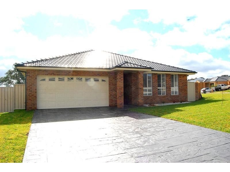 114 Diamond Drive, Orange NSW 2800