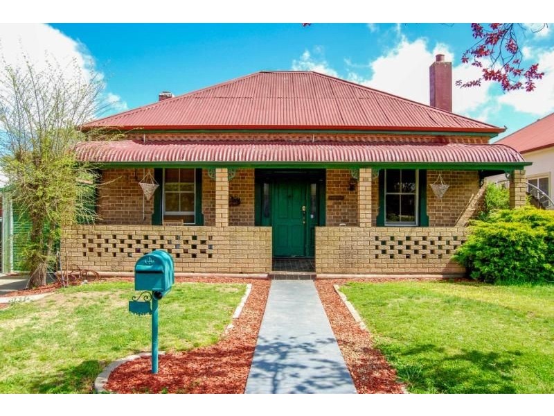 99 Autumn Street, Orange NSW 2800