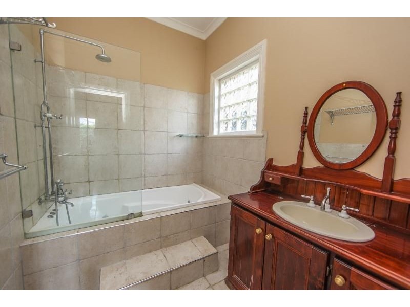 99 Autumn Street, Orange NSW 2800