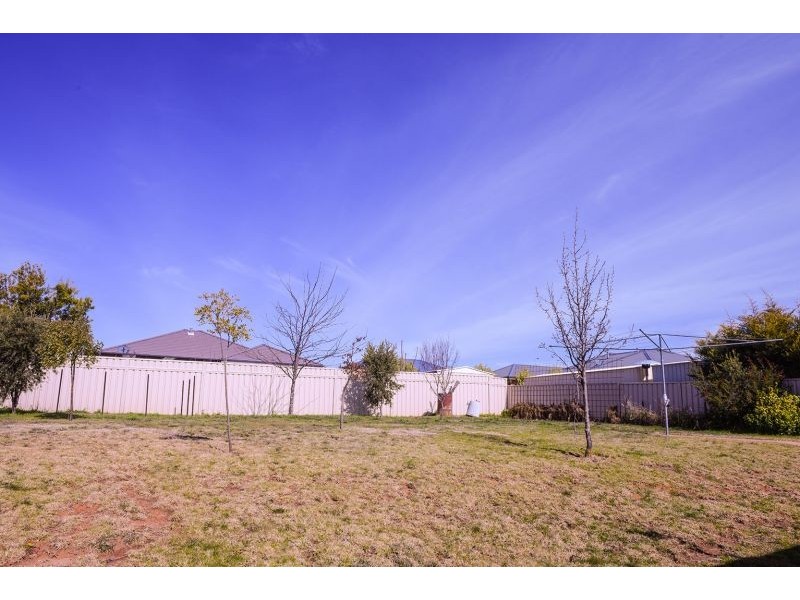 6 Romano Drive, Orange NSW 2800