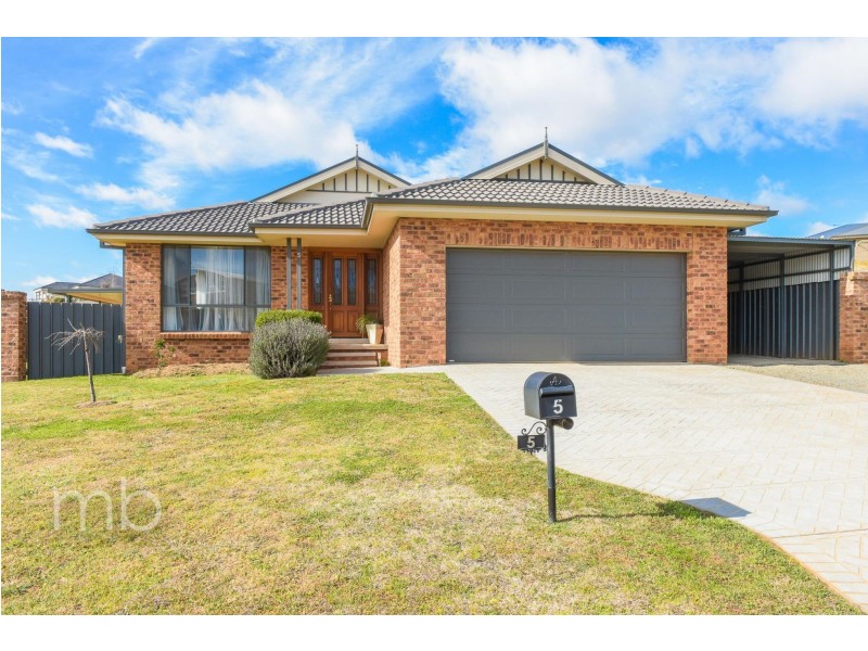5 Isaac Drive, Orange NSW 2800