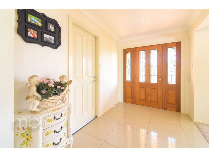 5 Isaac Drive, Orange NSW 2800