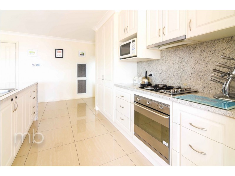5 Isaac Drive, Orange NSW 2800