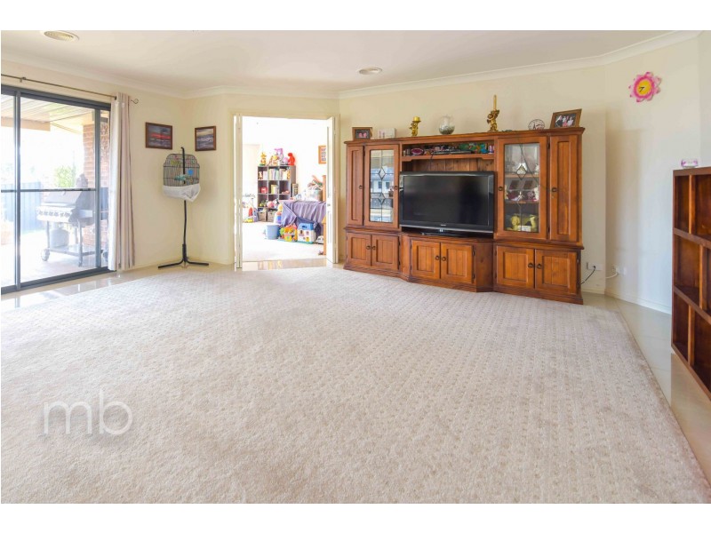 5 Isaac Drive, Orange NSW 2800