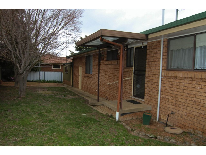 8 Anzac Place, Orange NSW 2800