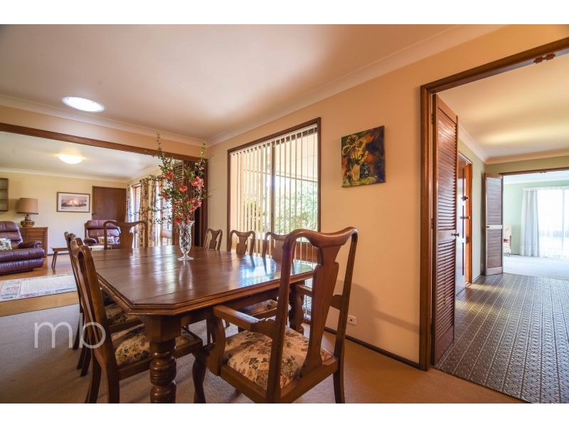 37 Witton Place, Orange NSW 2800