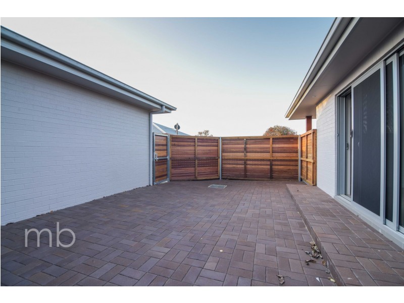 2/42 Endsleigh Avenue, Orange NSW 2800