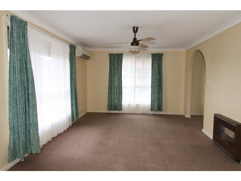 8 Anzac Place, Orange NSW 2800
