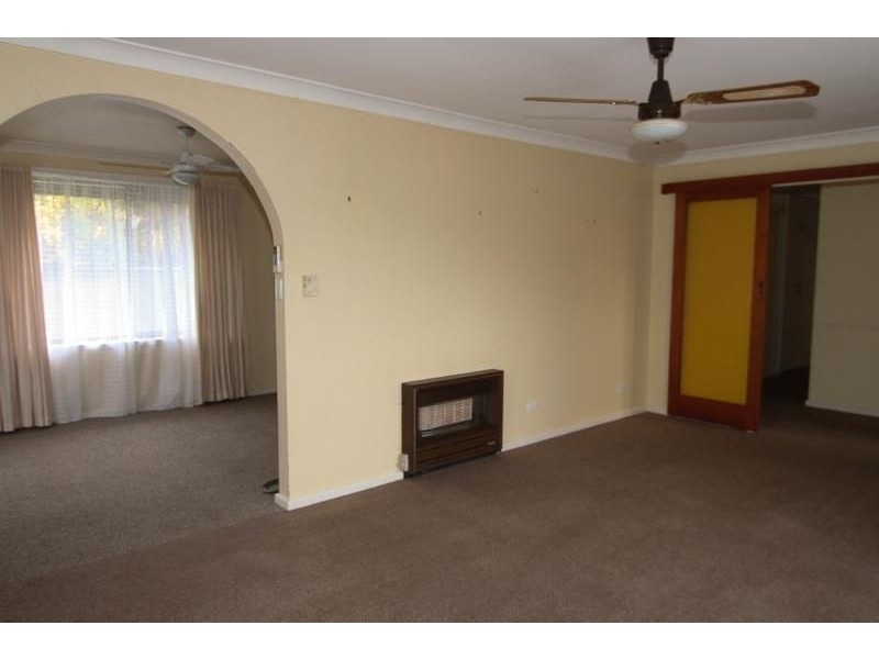8 Anzac Place, Orange NSW 2800