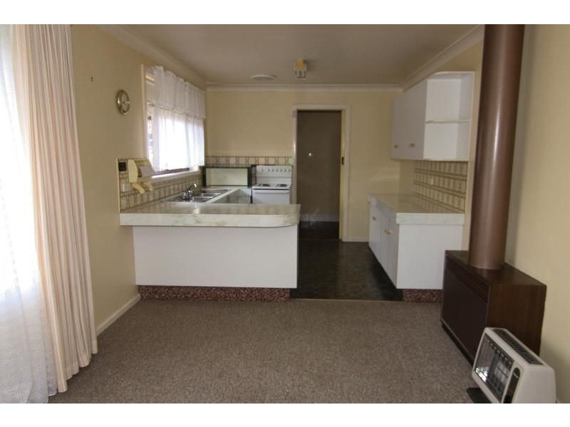8 Anzac Place, Orange NSW 2800