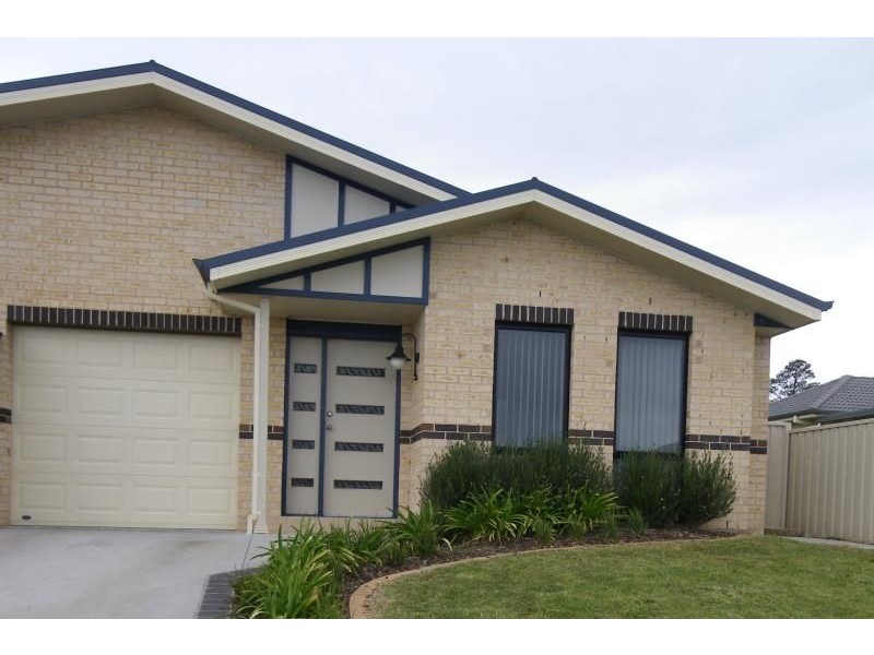 21b Terry Turner Drive, Orange NSW 2800