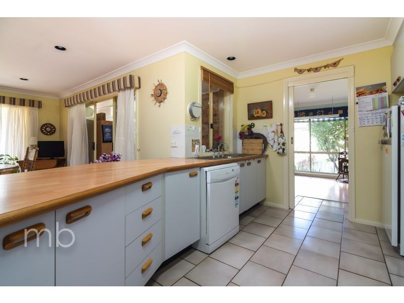 2 Georgian Place, Orange NSW 2800