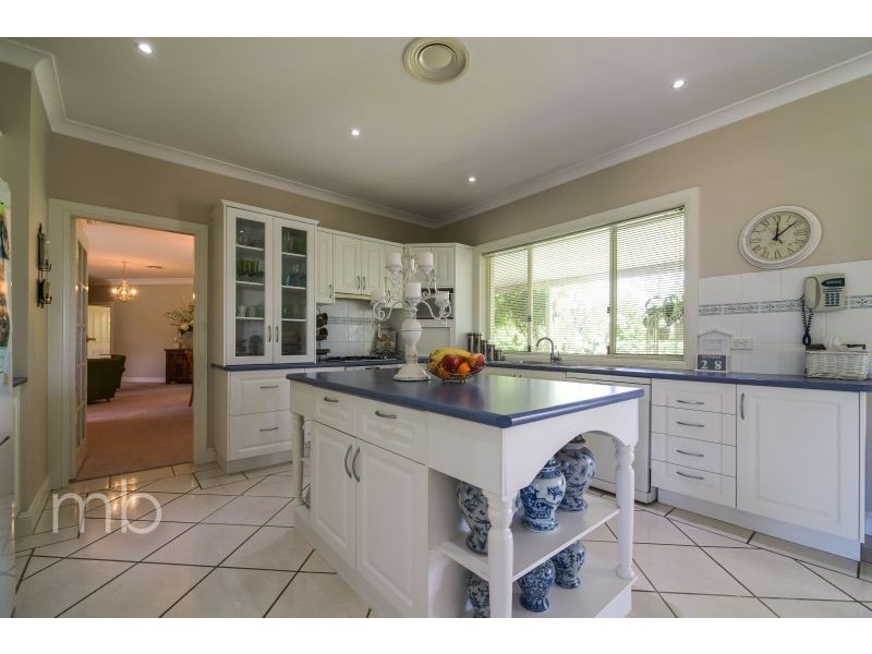 11 Briens Way, Orange NSW 2800