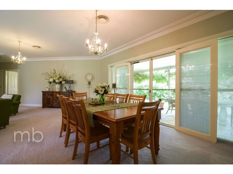 11 Briens Way, Orange NSW 2800