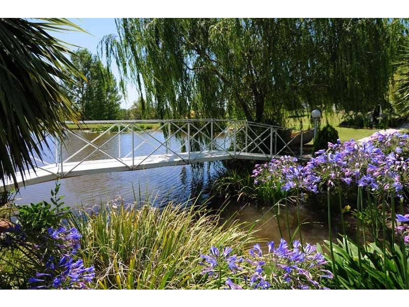 11 Briens Way, Orange NSW 2800