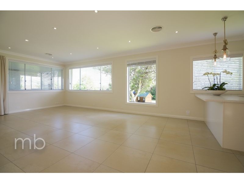 115 Molong Road, Orange NSW 2800