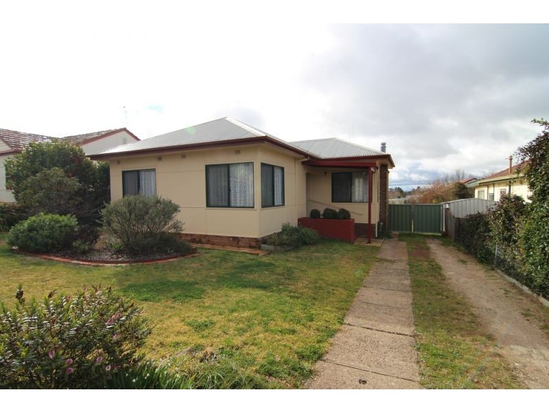 65 Churchill Ave, Orange NSW 2800