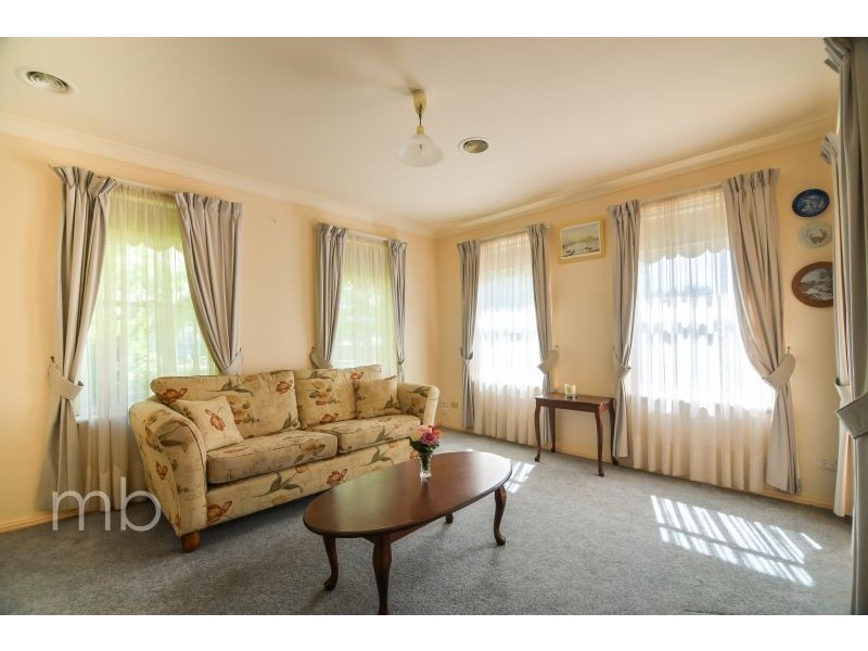 2/32 Warrendine Street, Orange NSW 2800