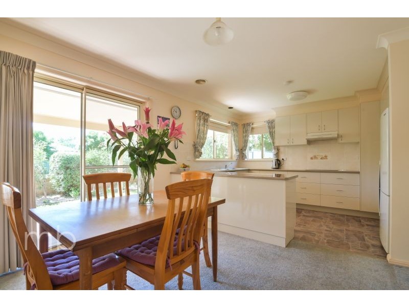 2/32 Warrendine Street, Orange NSW 2800