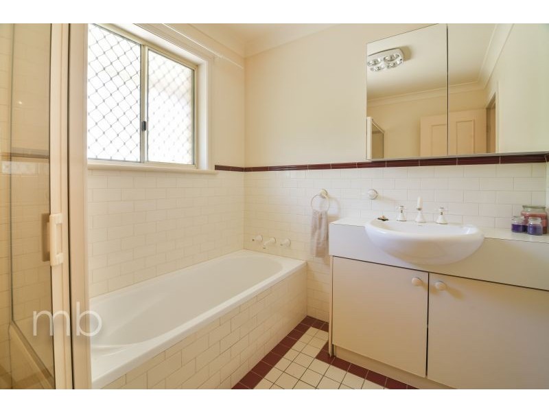 2/32 Warrendine Street, Orange NSW 2800