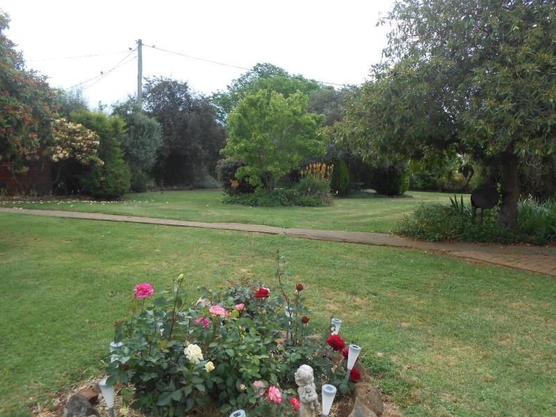 269 Forest Reefs Road, Forest Reefs NSW 2798