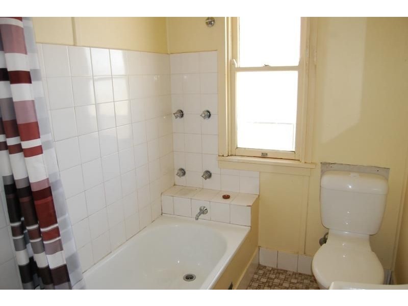 7 Chestnut Avenue, Orange NSW 2800