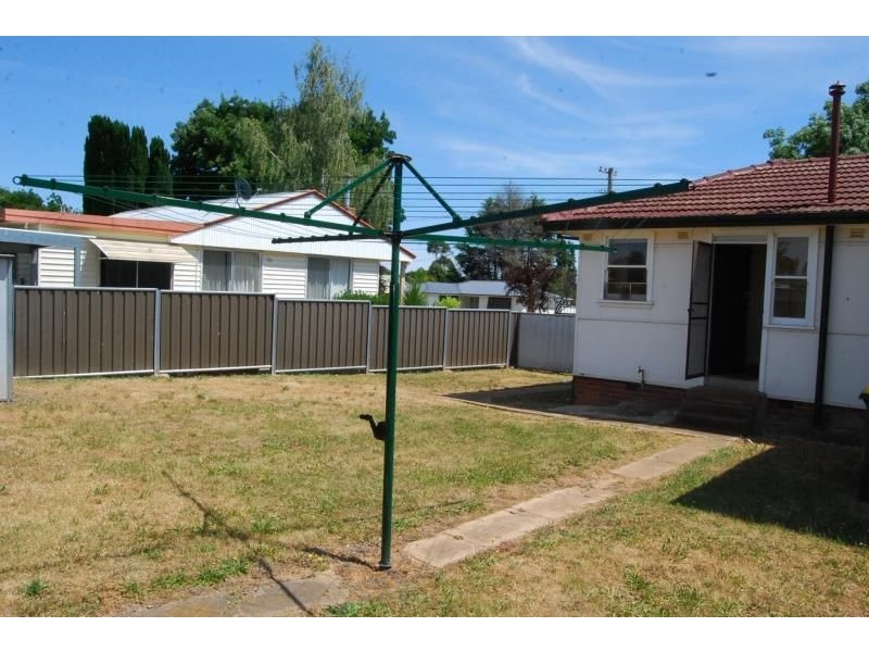 7 Chestnut Avenue, Orange NSW 2800