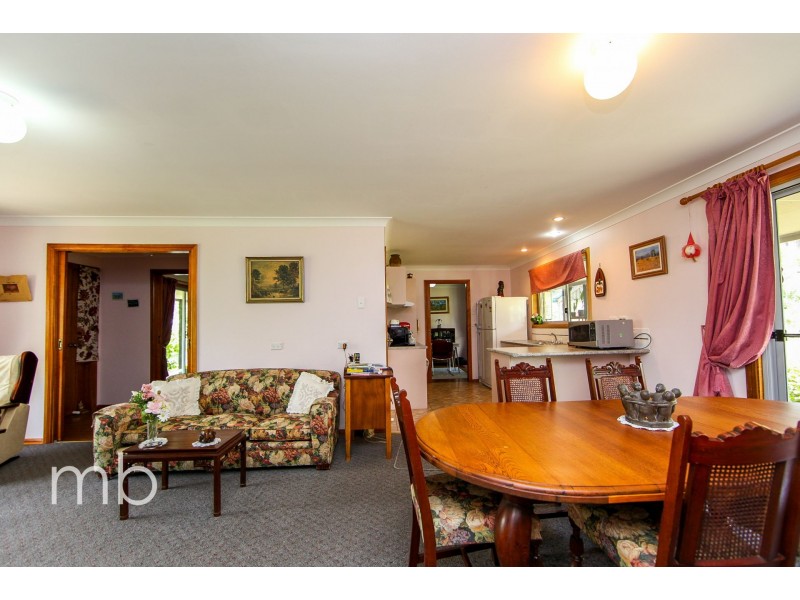 341 Horton Drive, Woodstock NSW 2793