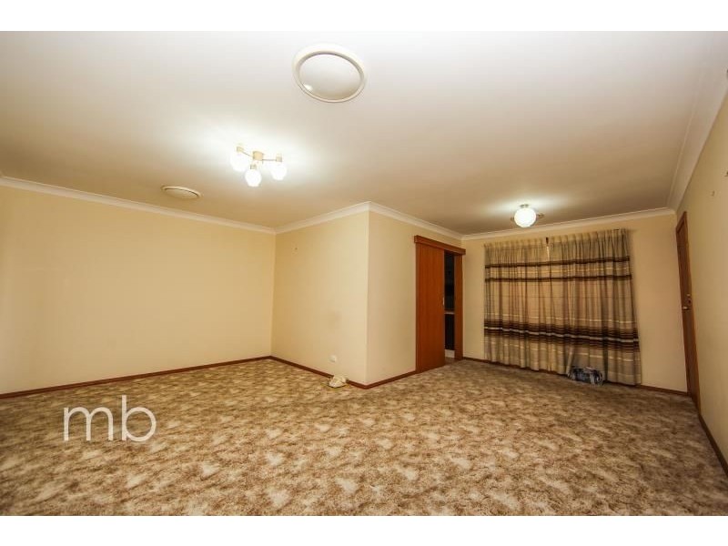 9 Annis Avenue, Orange NSW 2800