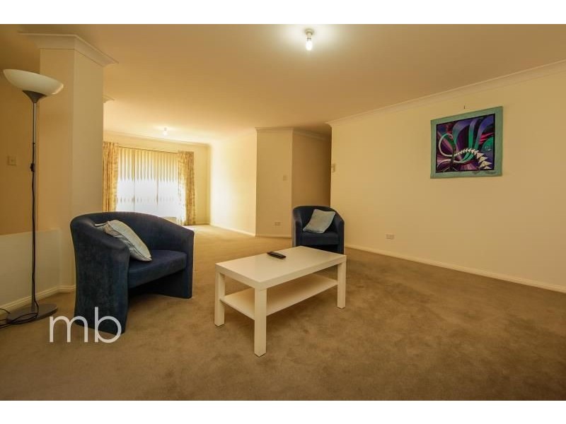 27 Bert Whiteley Place, Orange NSW 2800