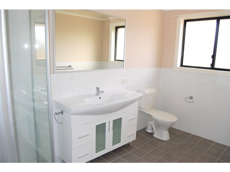 6 Burrows Court, Orange NSW 2800