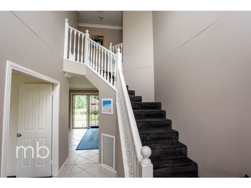 17 Booth Cresent, Orange NSW 2800