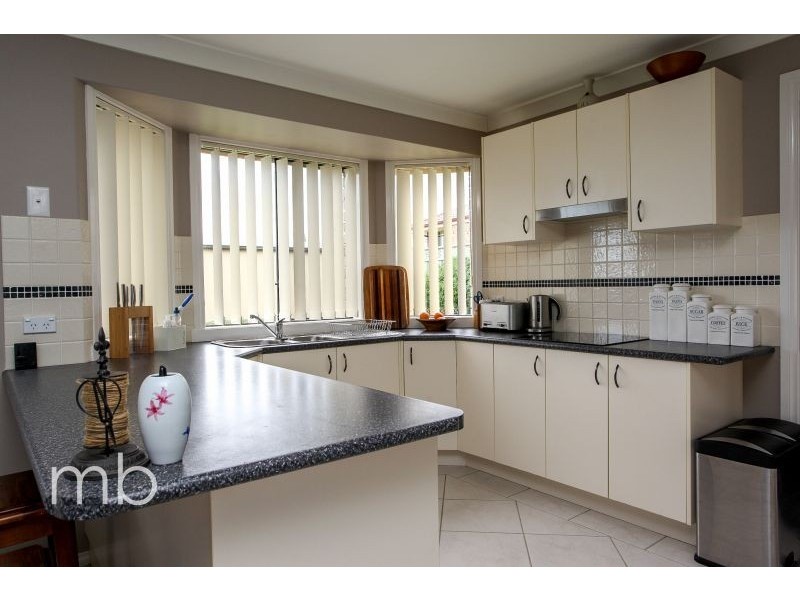 17 Booth Cresent, Orange NSW 2800