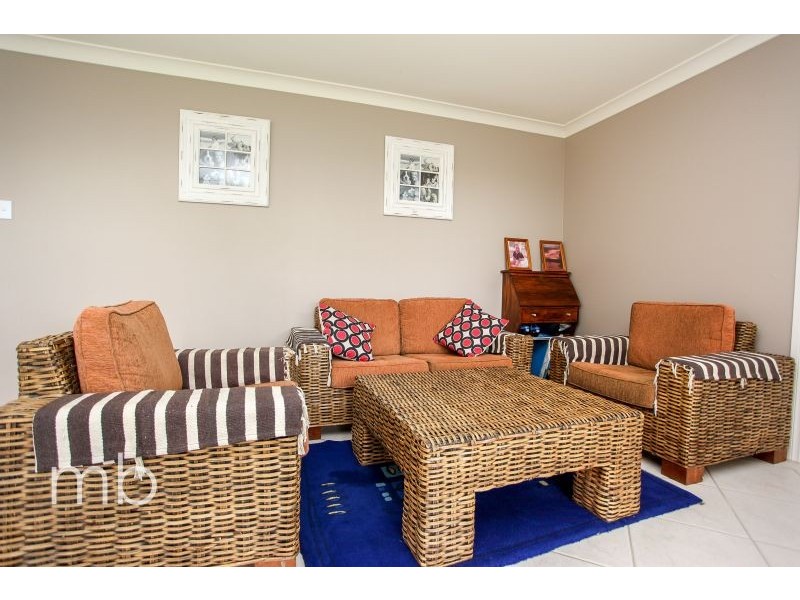 17 Booth Cresent, Orange NSW 2800