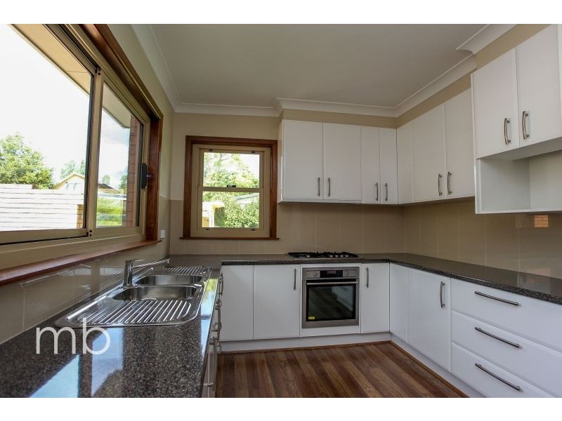 2 Pirinari Place, Orange NSW 2800