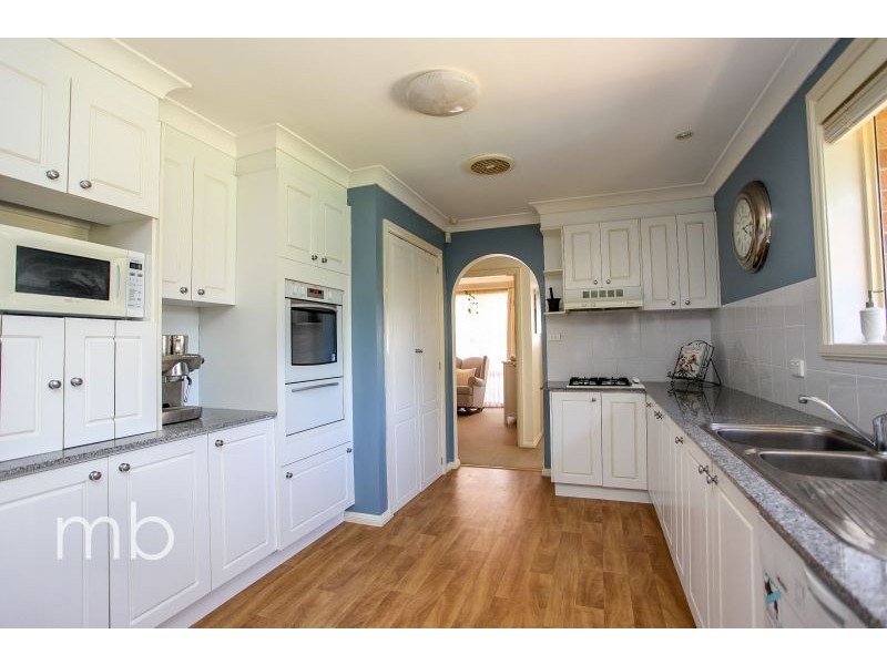 4 Avondale Drive, Orange NSW 2800