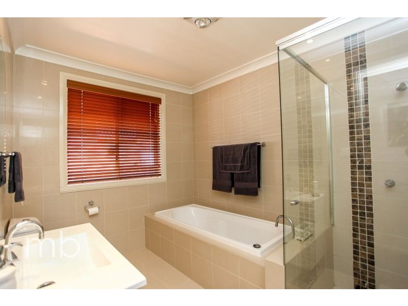 4 Avondale Drive, Orange NSW 2800