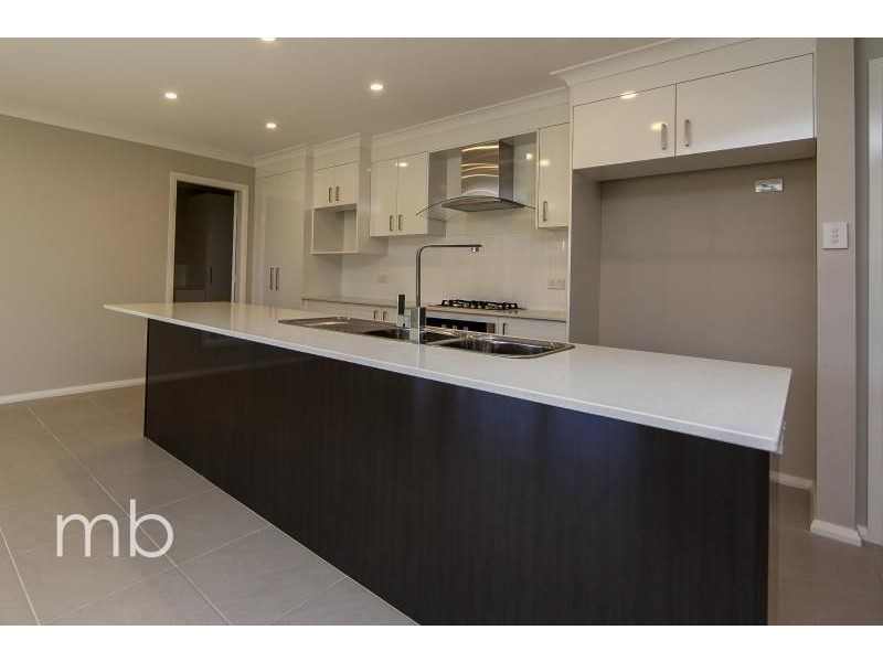 71 Glasson Drive, Orange NSW 2800